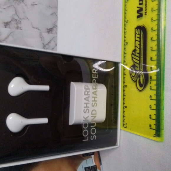 Sharper Image True Wireless Earbuds - Picture 6 of 8